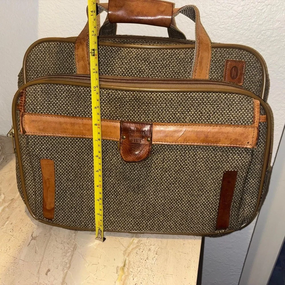 Elegant Vintage 1970’s  Brown and Gray Laptop Bag or carry one luggage - Picture 5 of 6